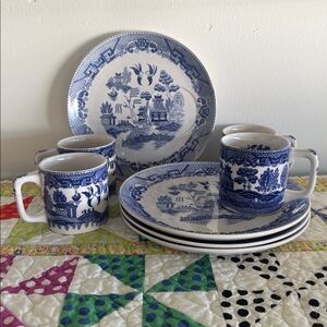 Vintage Blue and White Porcelain Dinnerware Blue Willow Pattern Set of 8 for 4